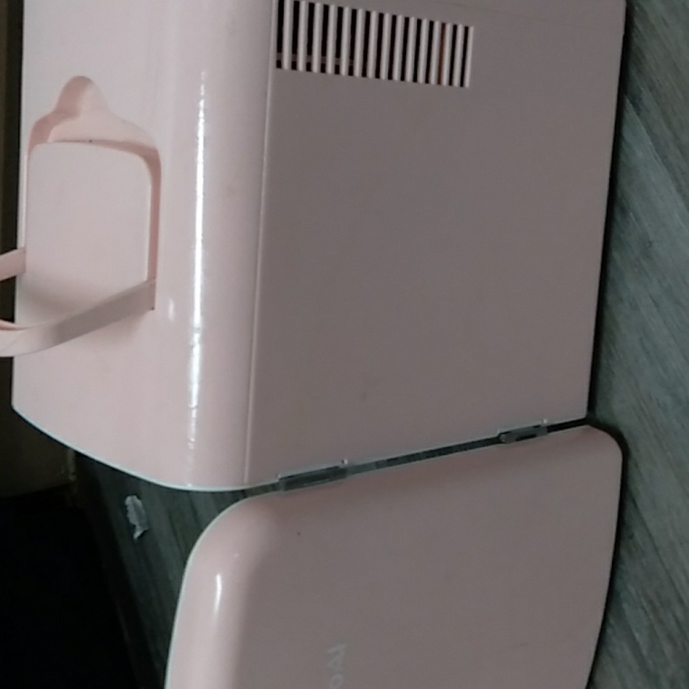 Mini Freezer - Picture 3 of 3